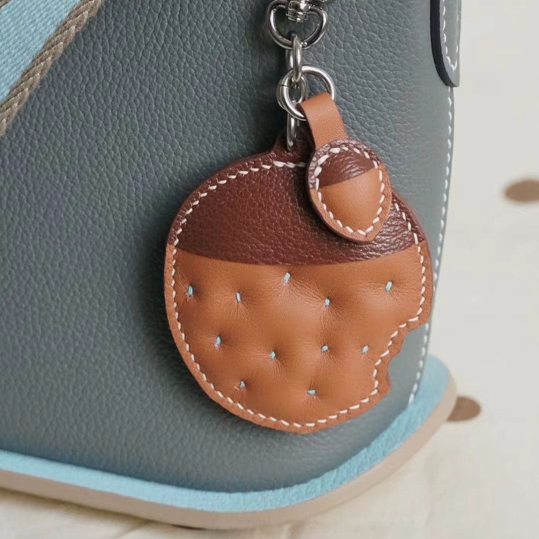 Chestnut cookies bag charm gift
keychain
birthday gift
Christmas gift