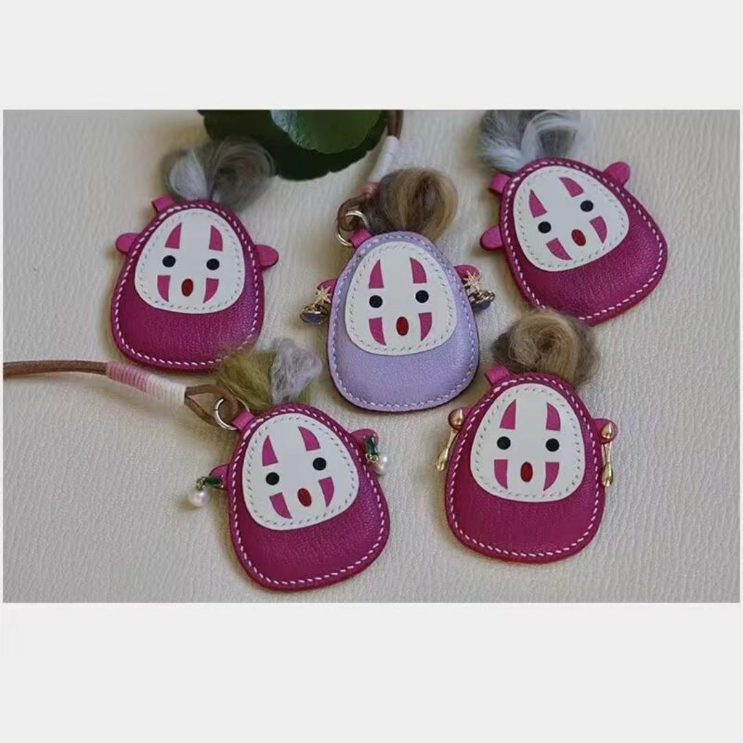 Faceless Auntie bag charm gift
birthday gift
festival gift
keychain