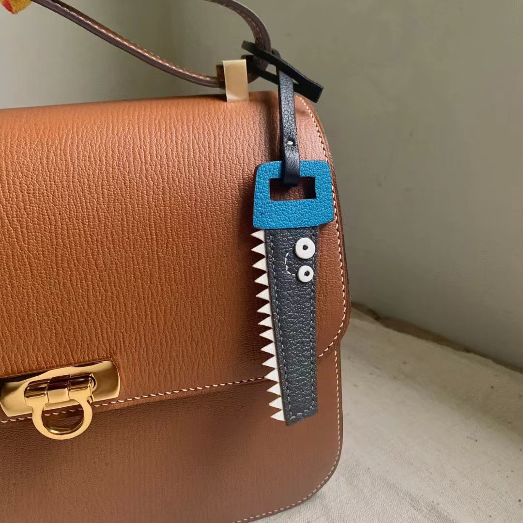 Happy saws bag charm gift
keychain
birthday gift
Christmas gift