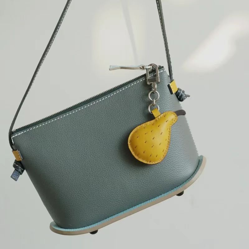 orange pear bag charm
fruit themed bag accessory gift
orange fruit keychain for bags
unique fruit bag charm birthday gift