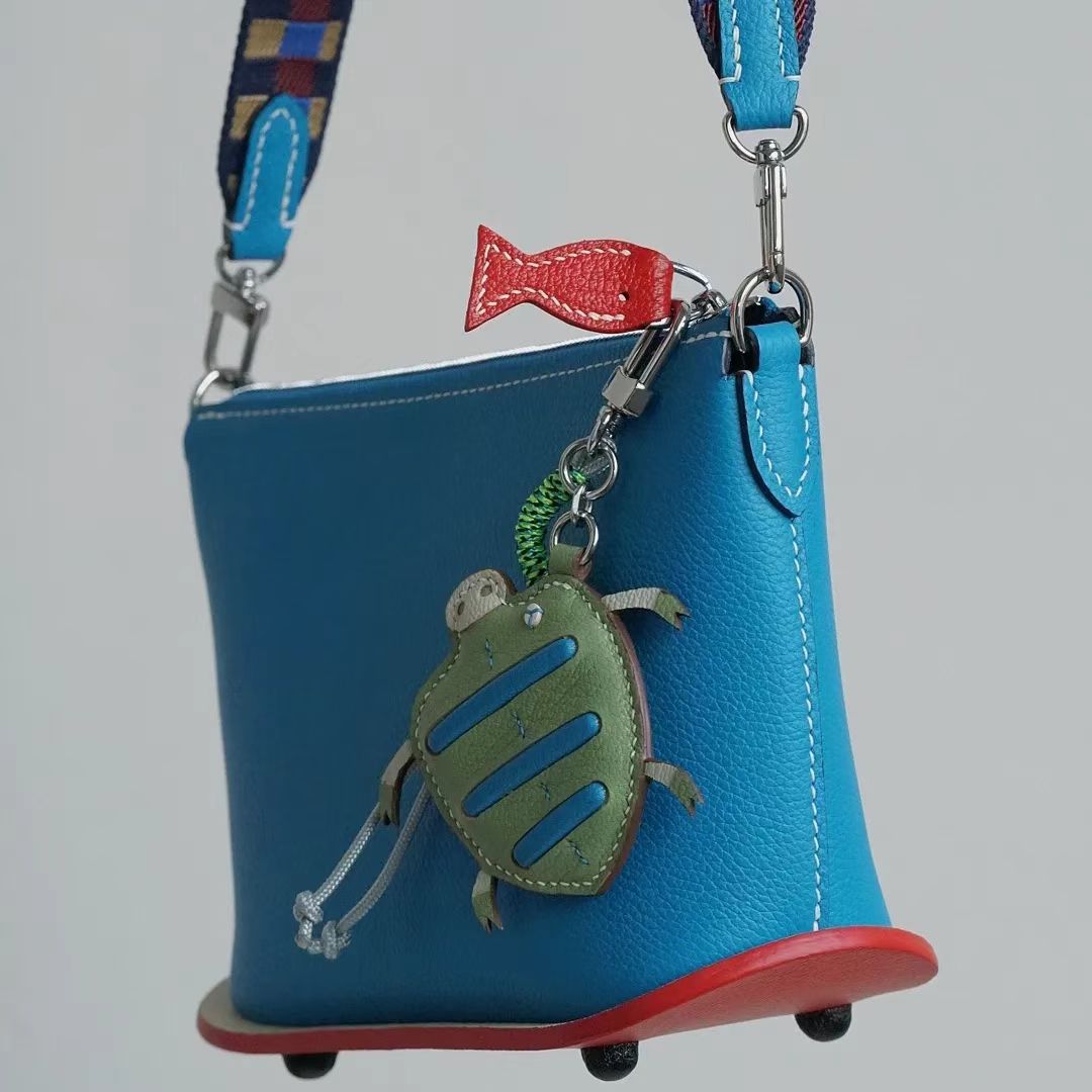 sea turtle bag charm gift
keychain
birthday gift
Christmas gift
