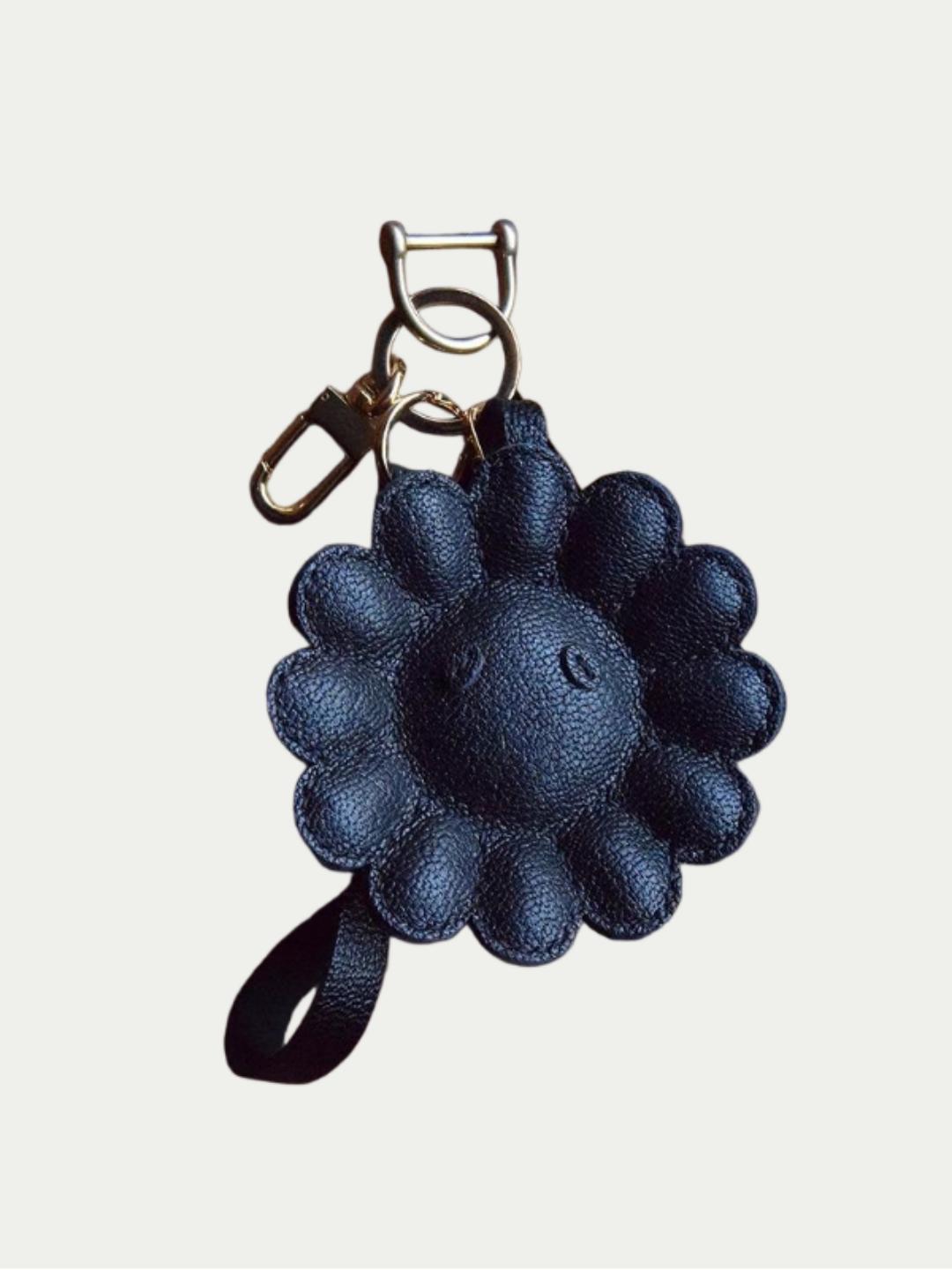 black flowers bag charm gift
luxury handmade gift set
leather flowers bag charm gift
French sheepskin handmade keychain