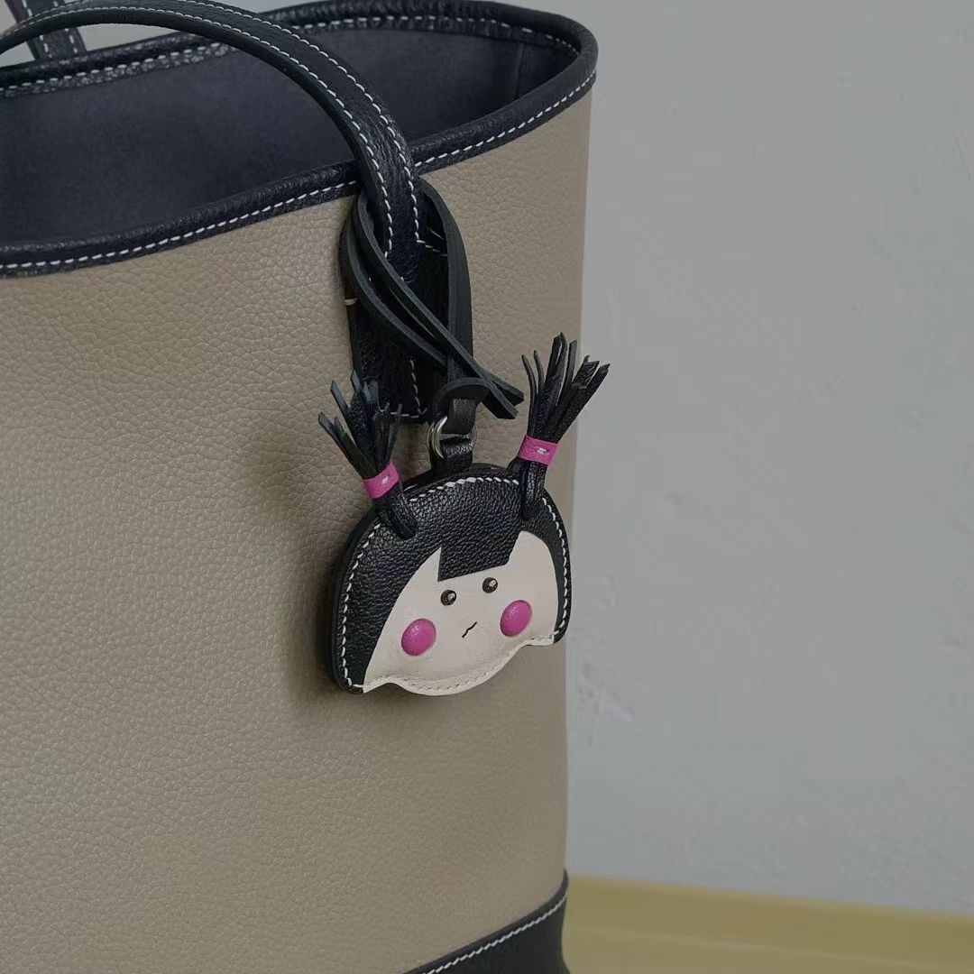 Braided dimple girl bag charm gift
keychain
birthday gift
Christmas gift