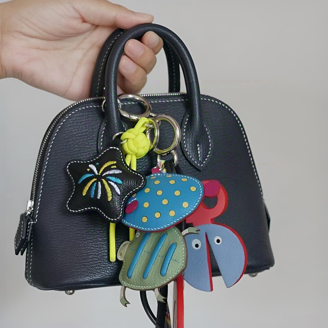 Bubble Fish bag charm gift
keychain
birthday gift
Christmas gift