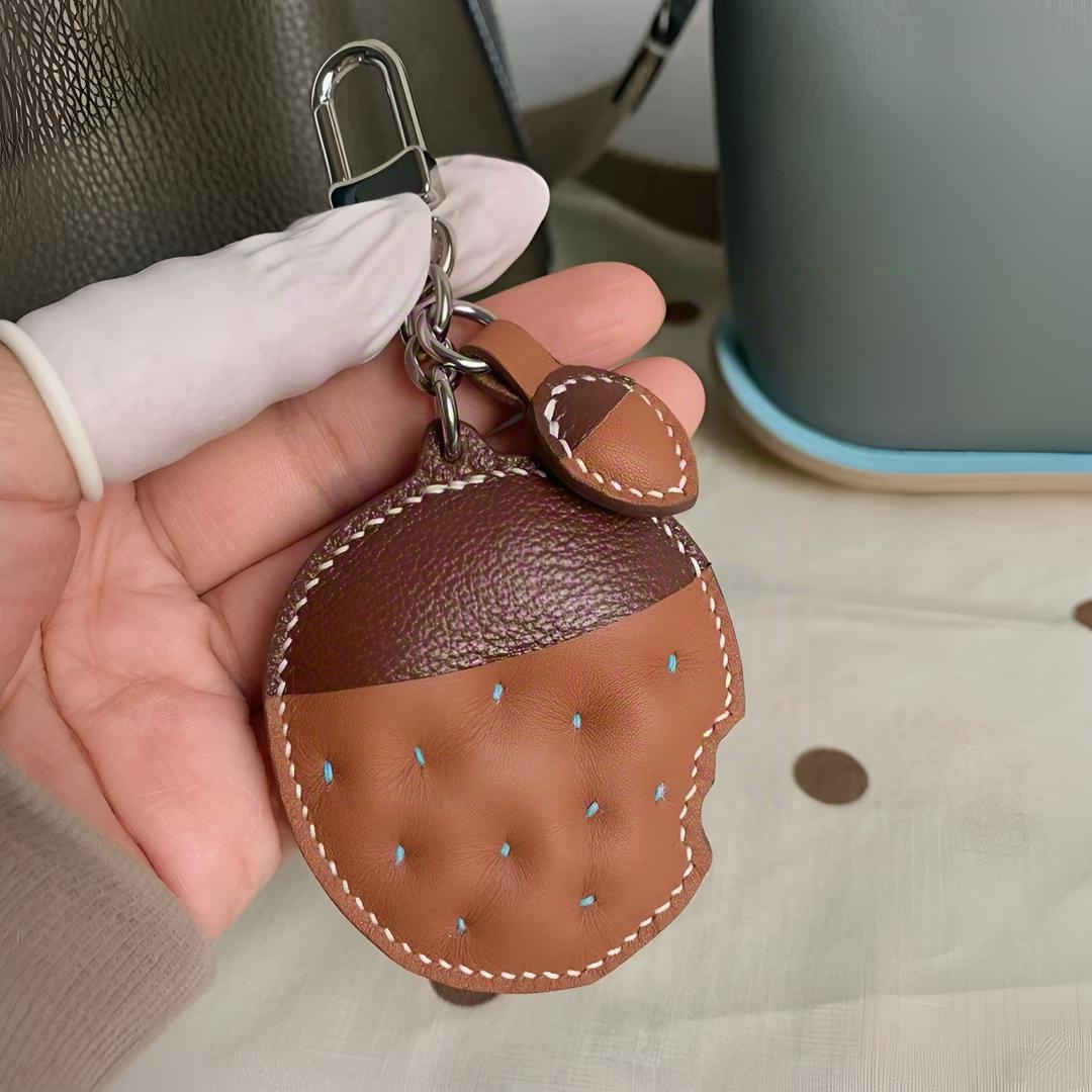 Chestnut cookies bag charm gift
keychain
birthday gift
Christmas gift