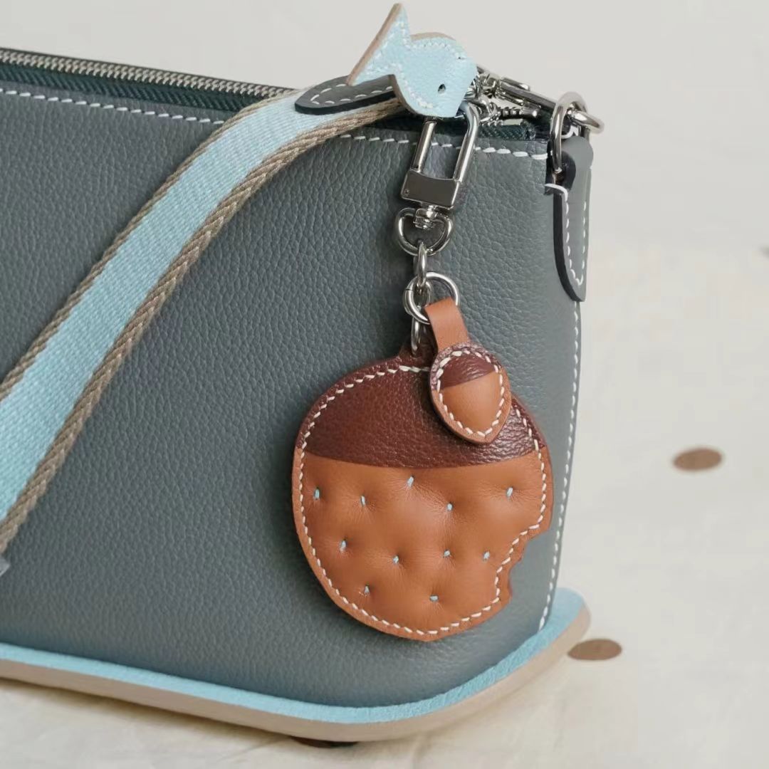 Chestnut cookies bag charm gift
keychain
birthday gift
Christmas gift