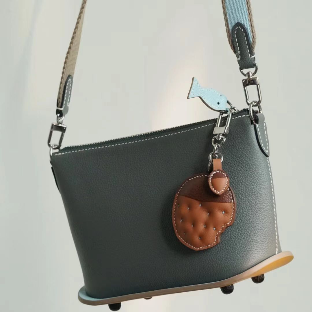 Chestnut cookies bag charm gift
keychain
birthday gift
Christmas gift