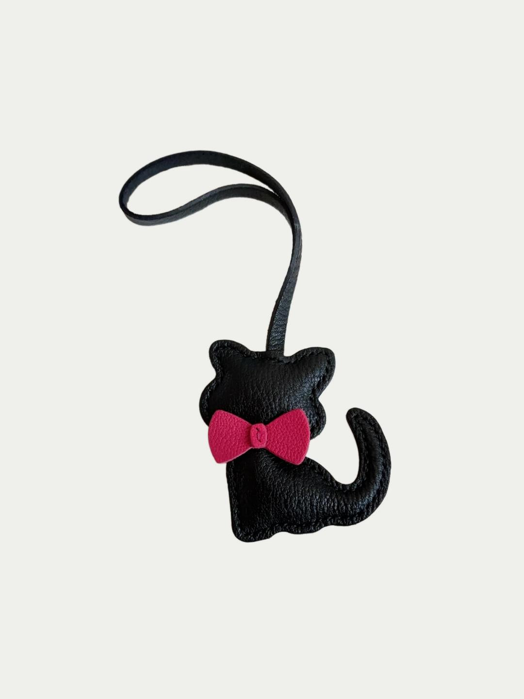 French lambskin faceless cat bag charm
Handmade faceless cat bag charm
Sheepskin cat bag charm
Leather faceless cat bag pendant
Handmade French lambskin faceless cat bag charm
Soft genuine sheepskin faceless cat bag charm
Cat bag charm for cat lovers