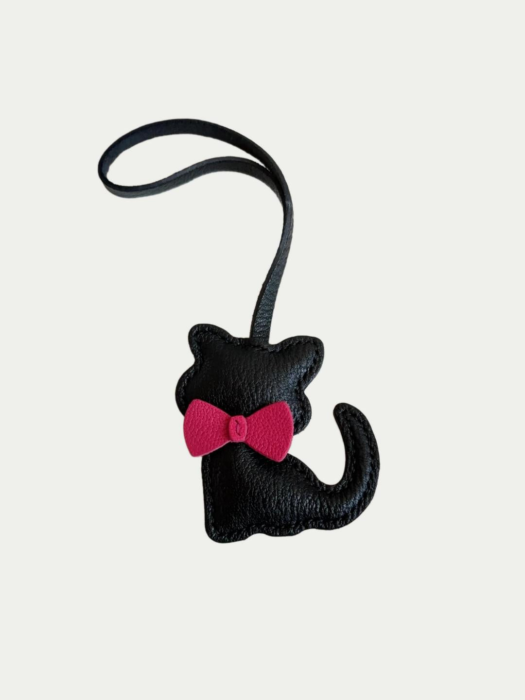 French lambskin faceless cat bag charm
Handmade faceless cat bag charm
Sheepskin cat bag charm
Leather faceless cat bag pendant
Handmade French lambskin faceless cat bag charm
Soft genuine sheepskin faceless cat bag charm
Cat bag charm for cat lovers