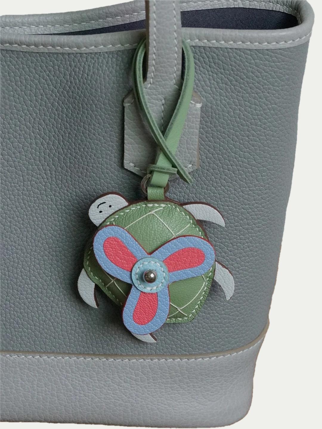 handmade Fan Turtle bag charm gift
Christmas gifts 
birthday gifts for her
Valentine's Day gift ideas
keychain