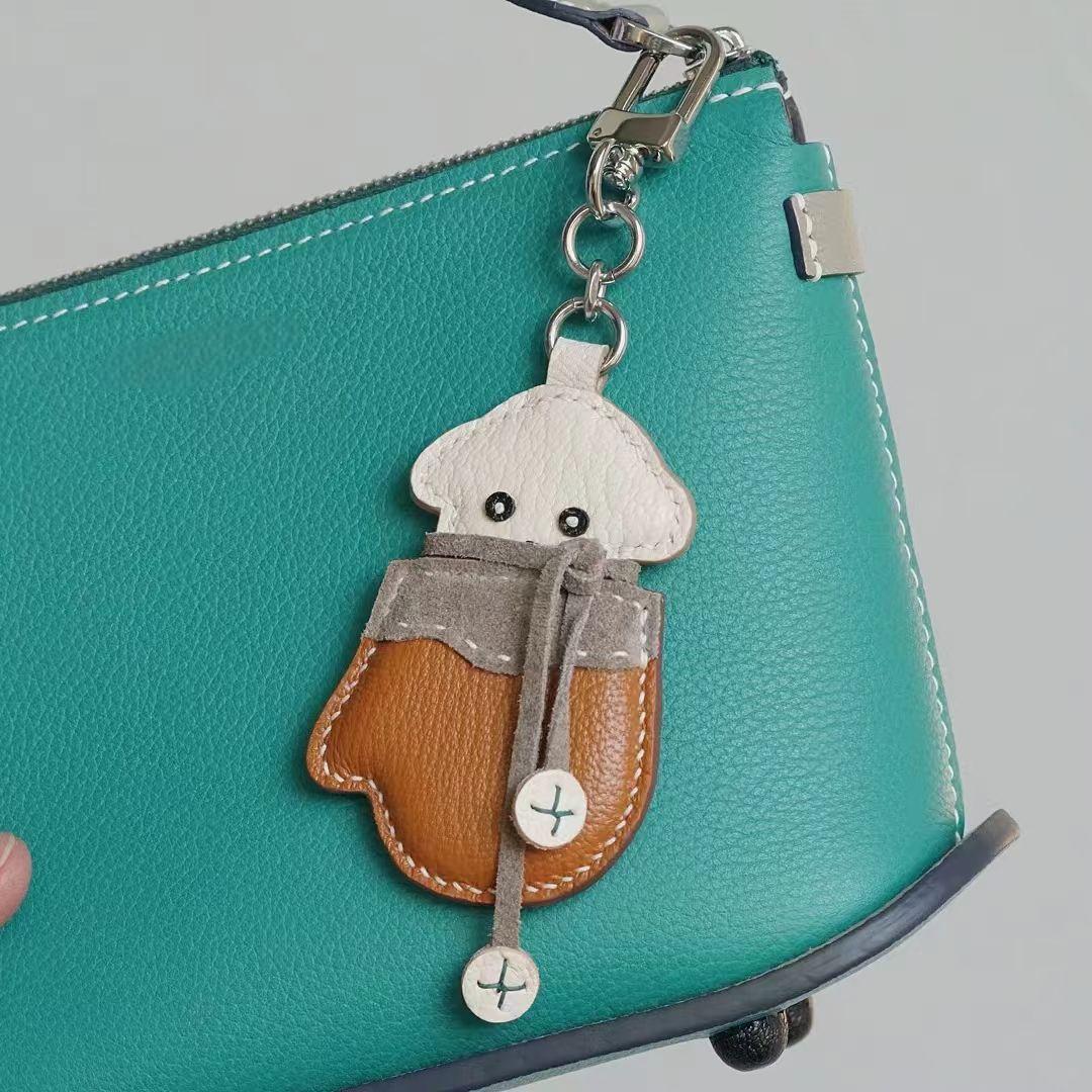 Glove Dog bag charm gift
birthday gift
festival gift
keychain
﻿