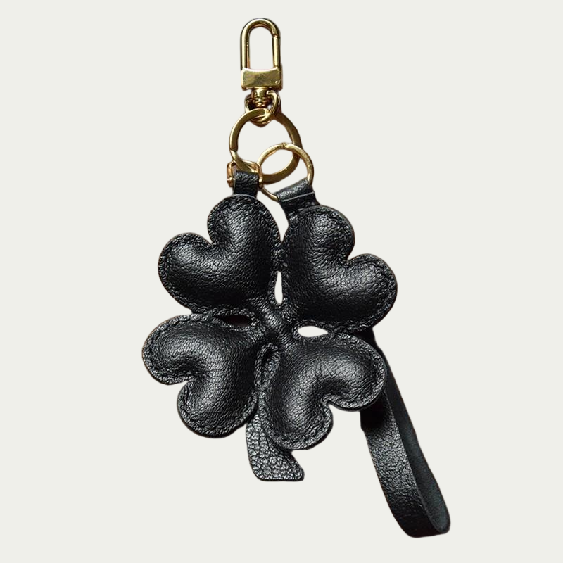 Lucky Four-Leaf Clover bag charm
Commuter bag decoration
Best friend's birthday gift
Lucky Guardian Talisman
Simple and luxurious style combination