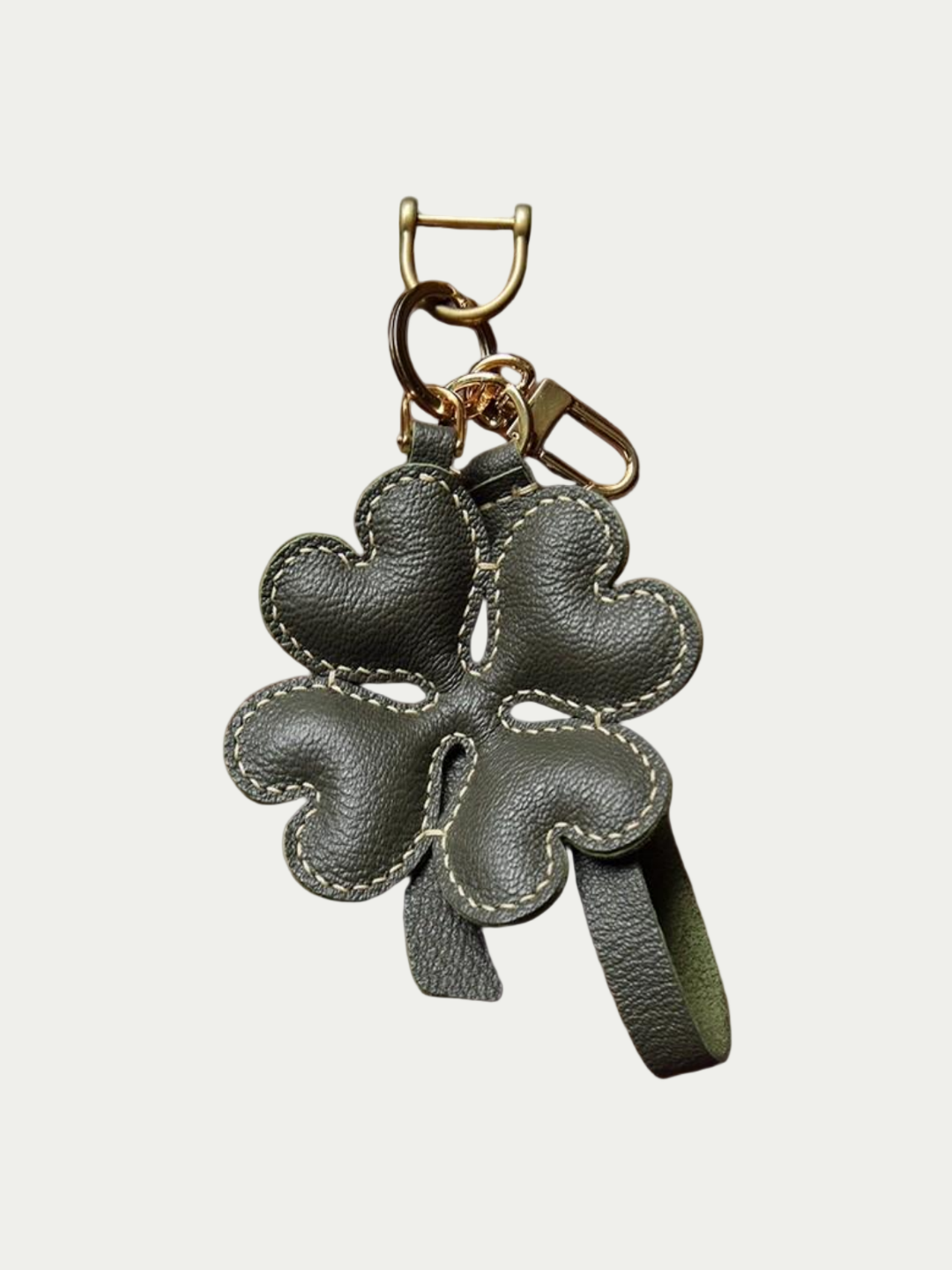 Lucky Four-Leaf Clover bag charm
Commuter bag decoration
Best friend's birthday gift
Lucky Guardian Talisman
Simple and luxurious style combination