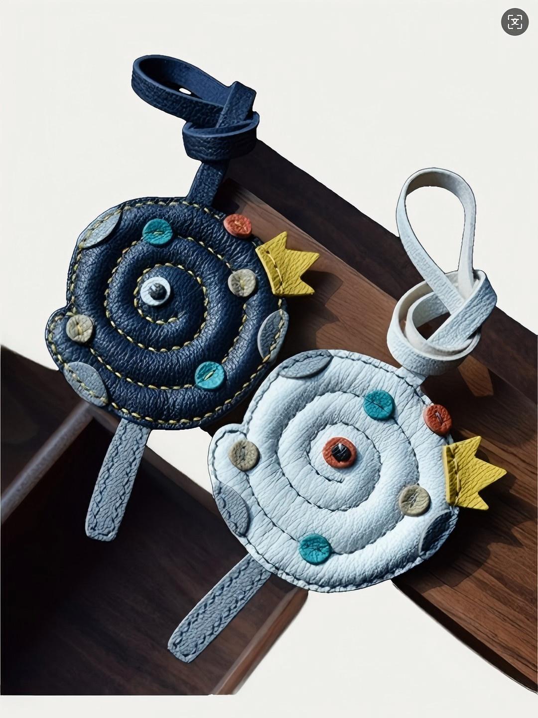 Snake shaped lollipop bag charm gift
luxury handmade gift set
French sheepskin handmade keychain