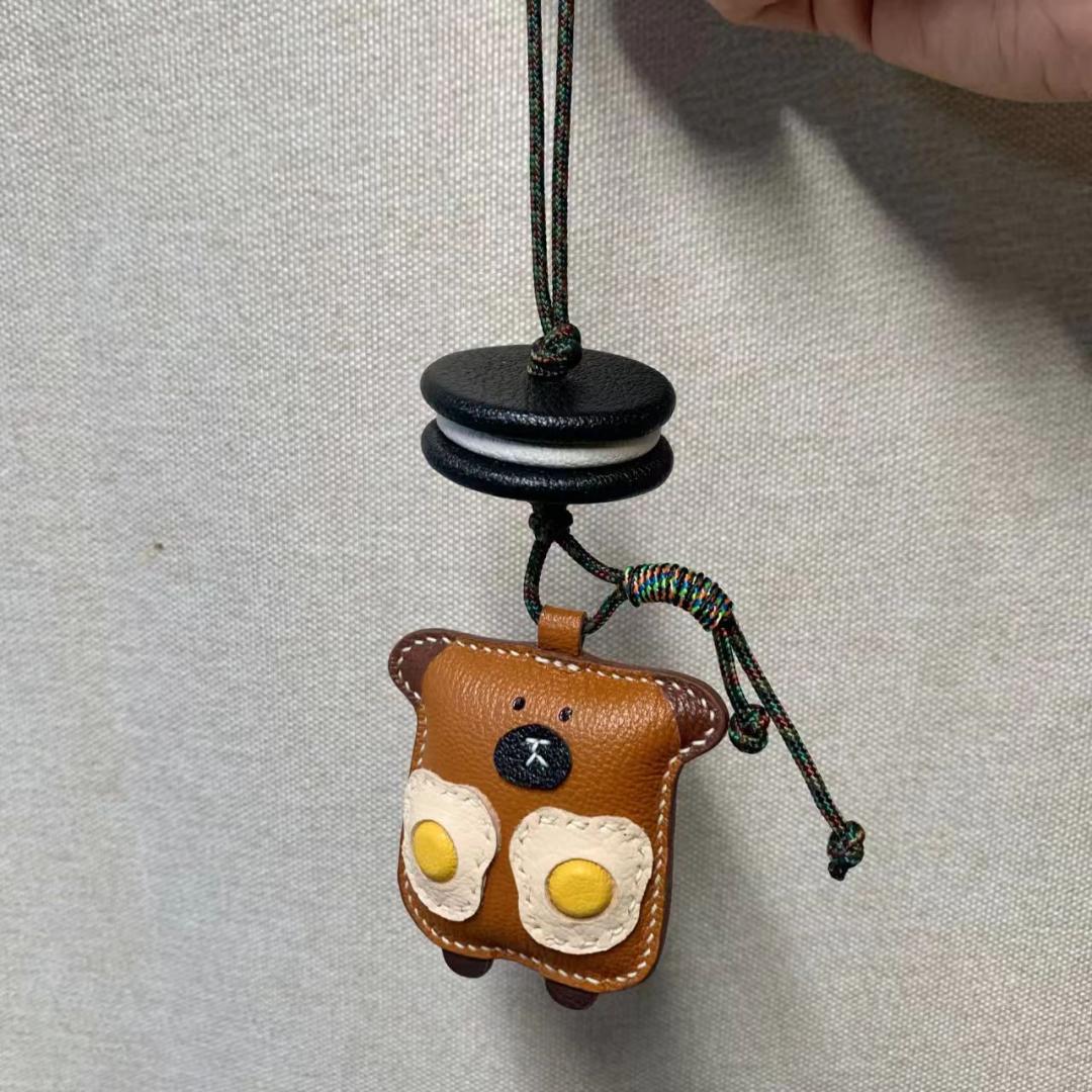 Toast Bear bag charm gift
birthday gift
festival gift
keychain