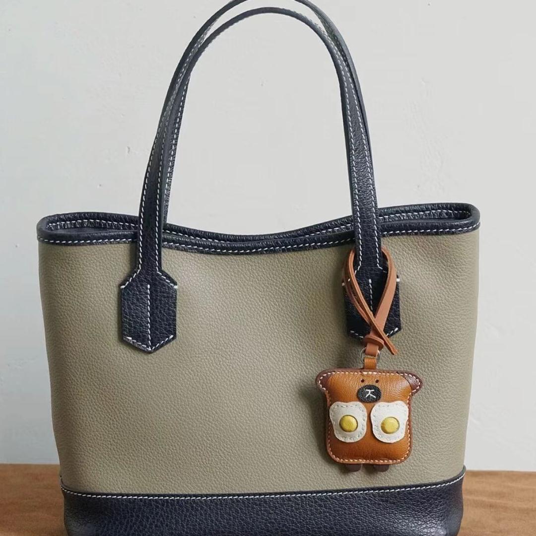 Toast Bear bag charm gift
birthday gift
festival gift
keychain