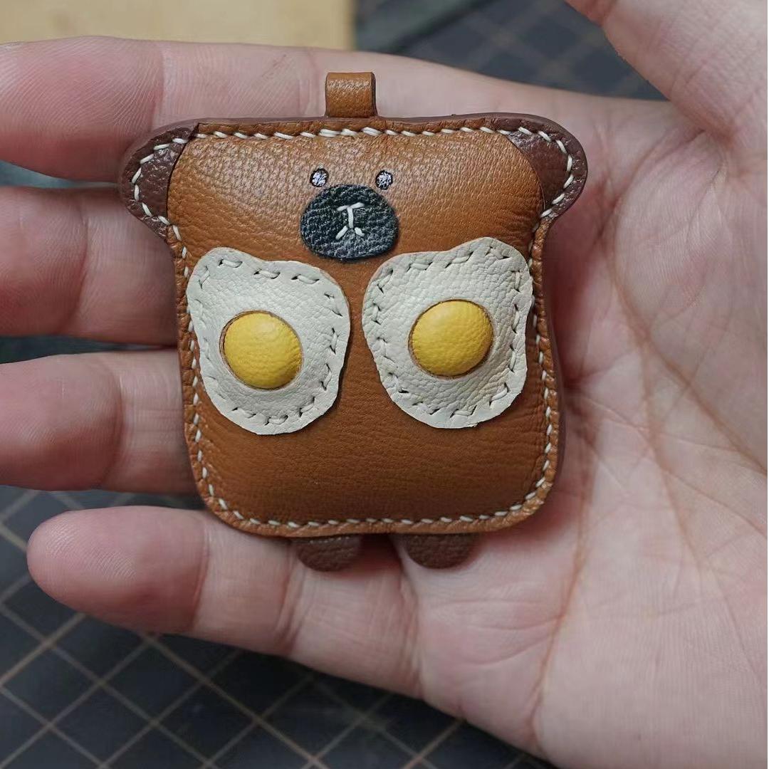 Toast Bear bag charm gift
birthday gift
festival gift
keychain
﻿