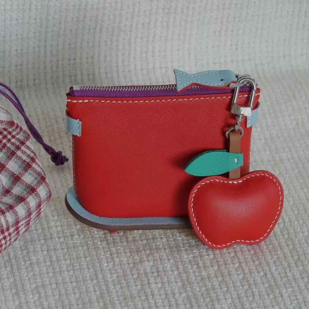 apple bag charm gift
birthday gift
festival gift
keychain
﻿