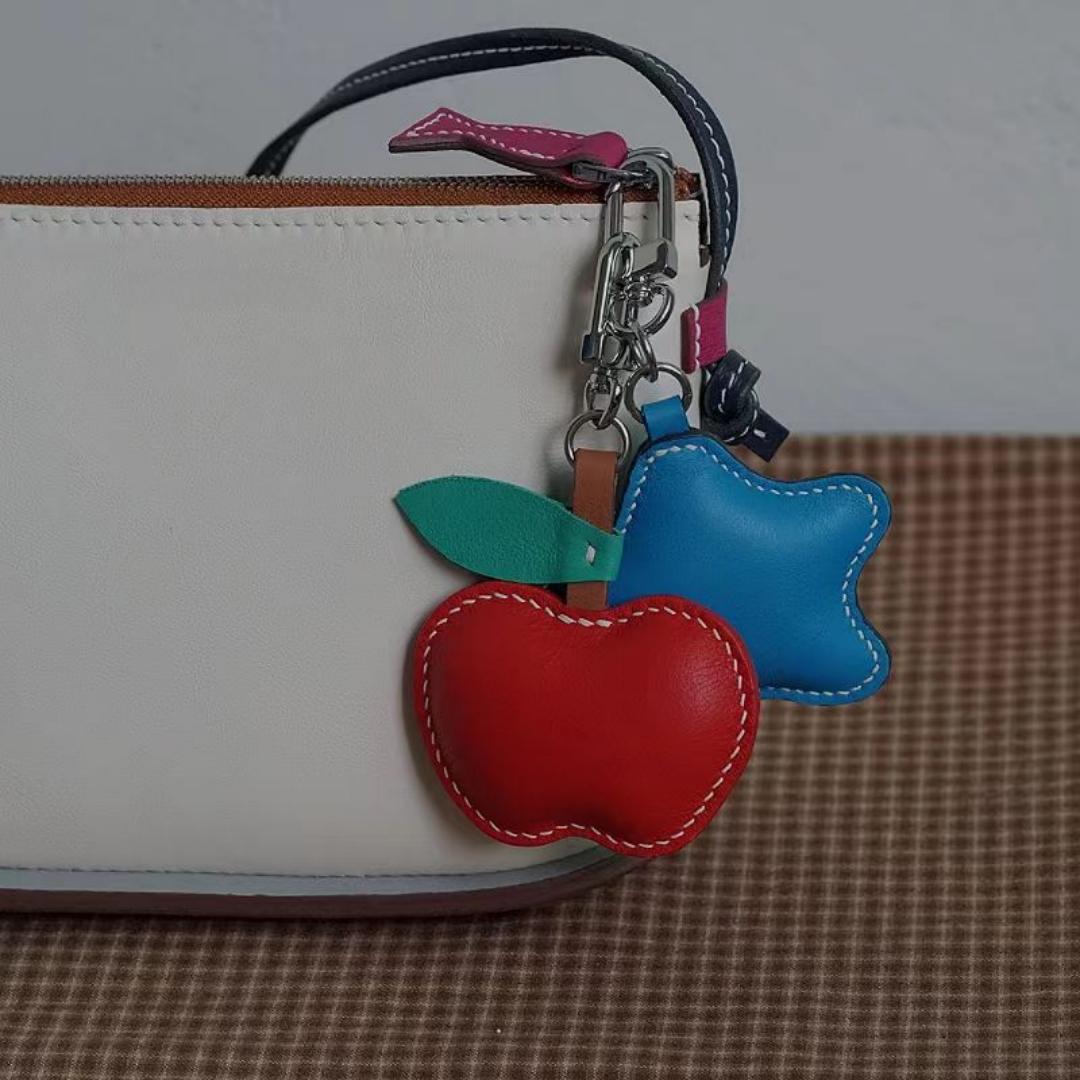 apple bag charm gift
birthday gift
festival gift
keychain
﻿