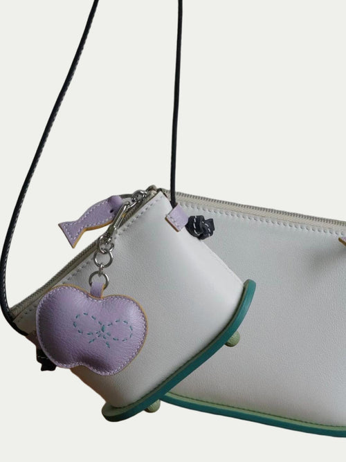 apple bag charm gift
birthday gift
festival gift
keychain