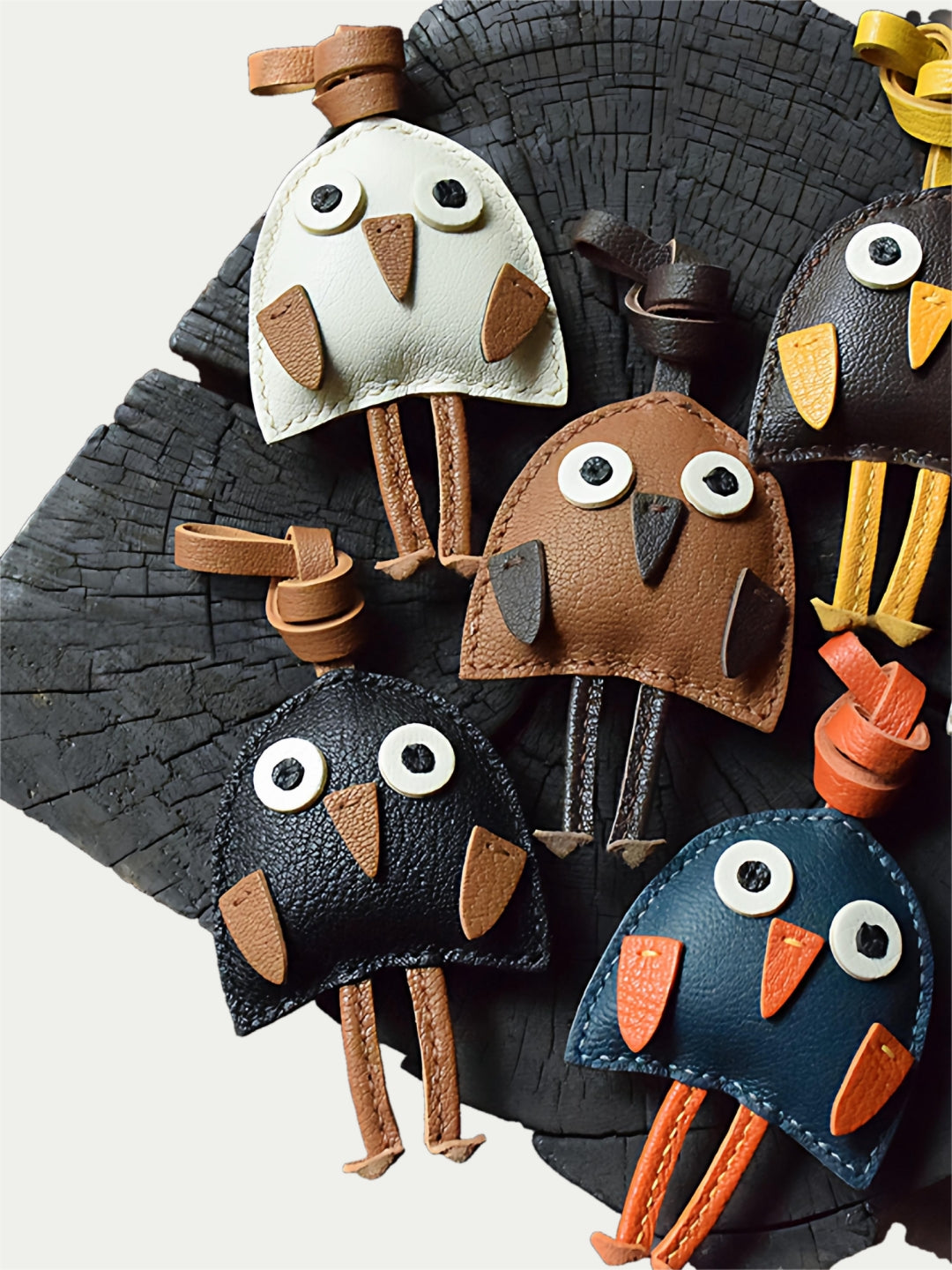 Handmade genuine leather
Car key pendant
Rearview mirror decoration
Minimalist and individualistic trend
bird bag charm gift
