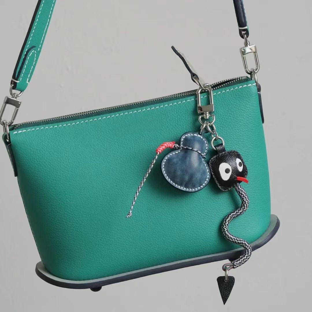 calabash bag charm gift
birthday gift
festival gift
keychain