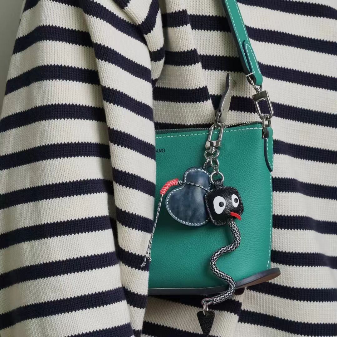 calabash bag charm gift
birthday gift
festival gift
keychain
﻿