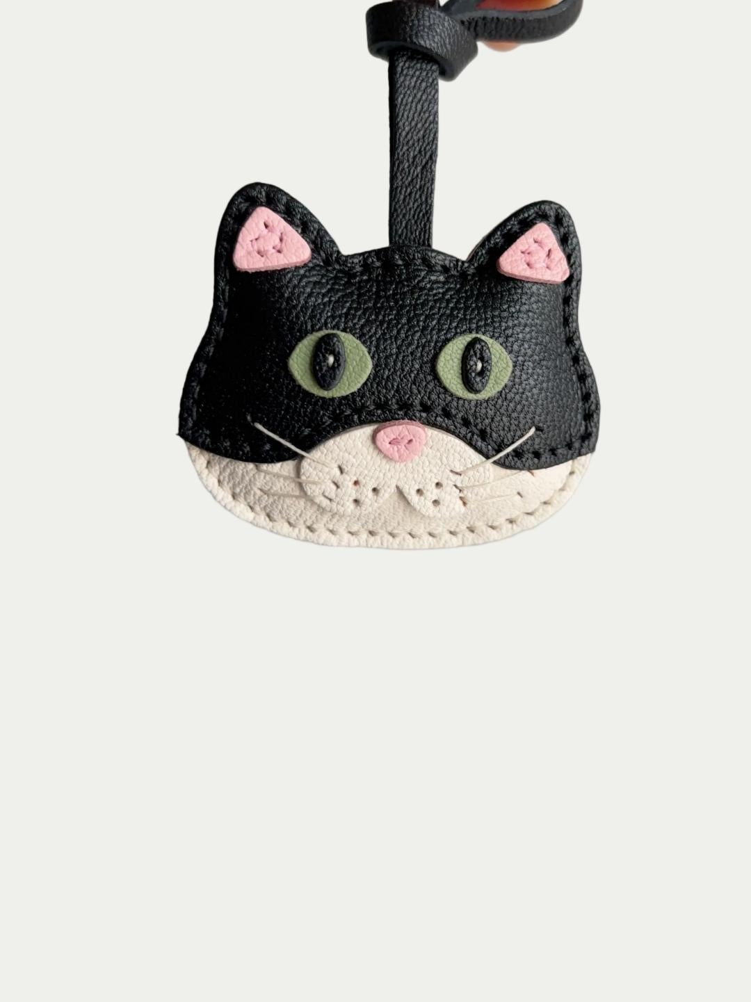 French Handmade Sheepskin Cat Bag Charm
Artisanal French Lambskin Cat Purse Hanger
Luxury French Sheepskin Cat Bag Pendant Gift
Gift for cat lover