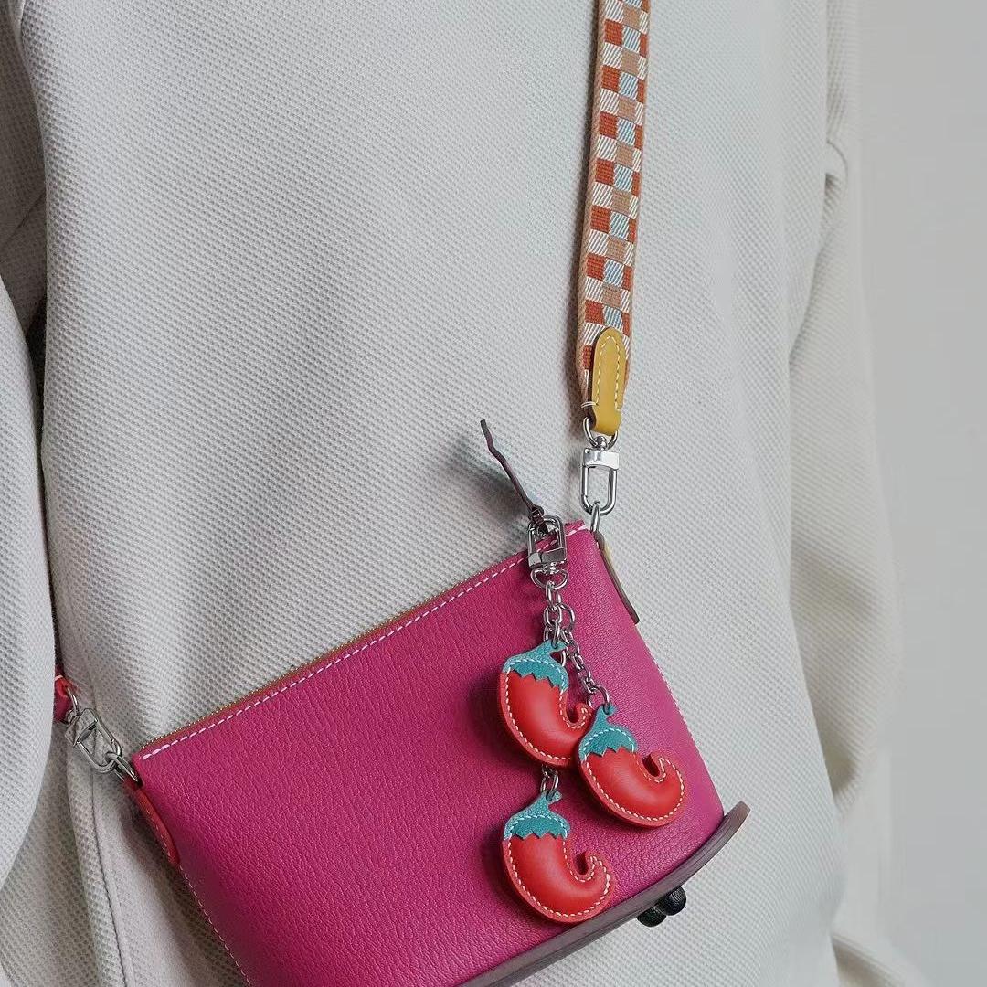 chilli bag charm gift
birthday gift
festival gift
keychain
﻿