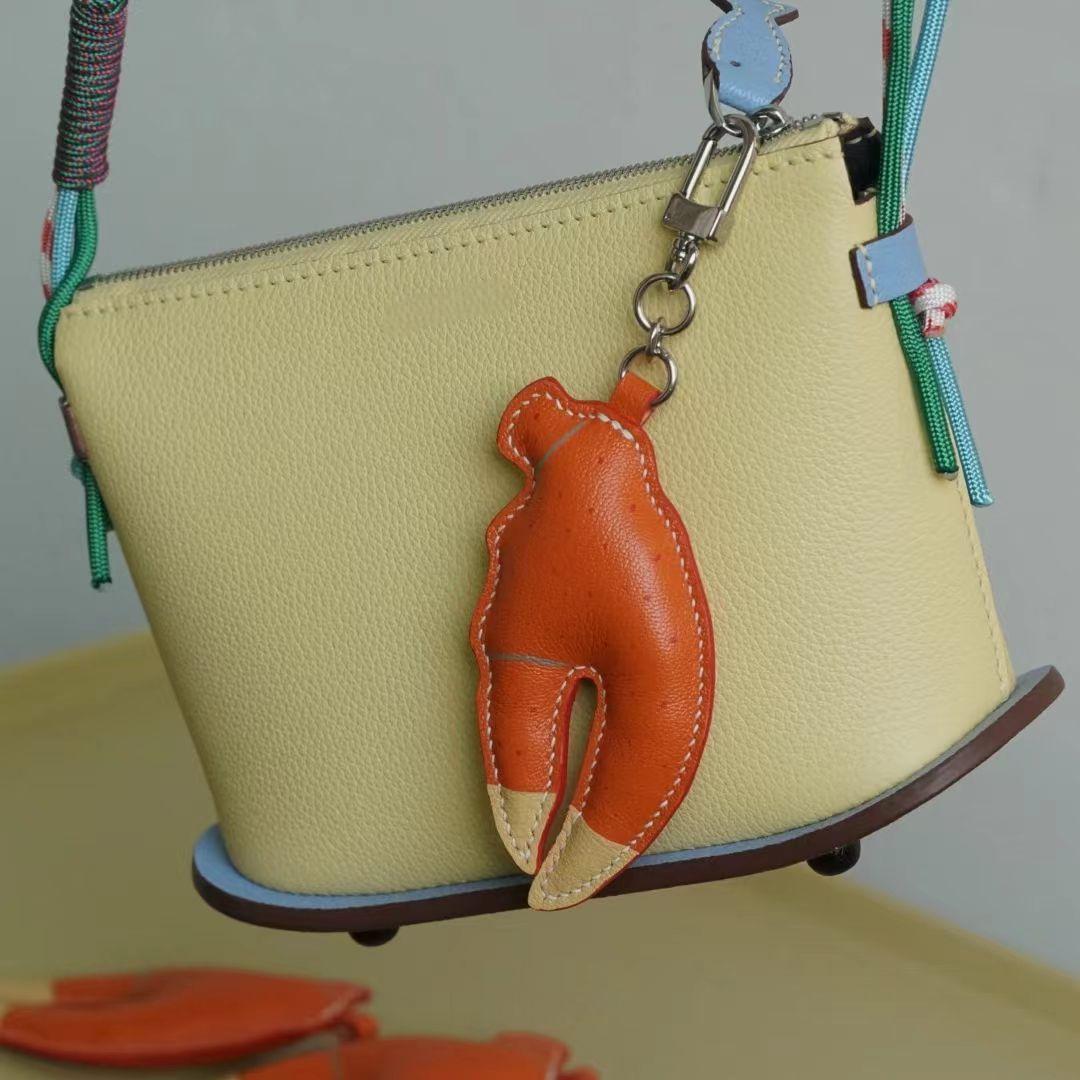 handmade crab claw bag charm gift
Christmas gifts 2025
birthday gifts for her
Valentine's Day gift ideas