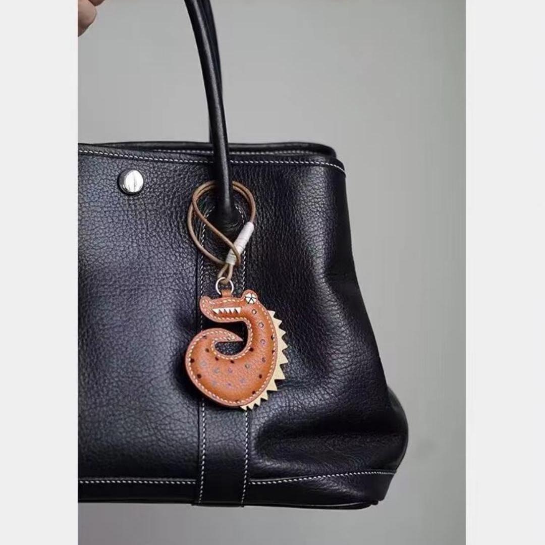 crocodile bag charm gift
birthday gift
festival gift
keychain
