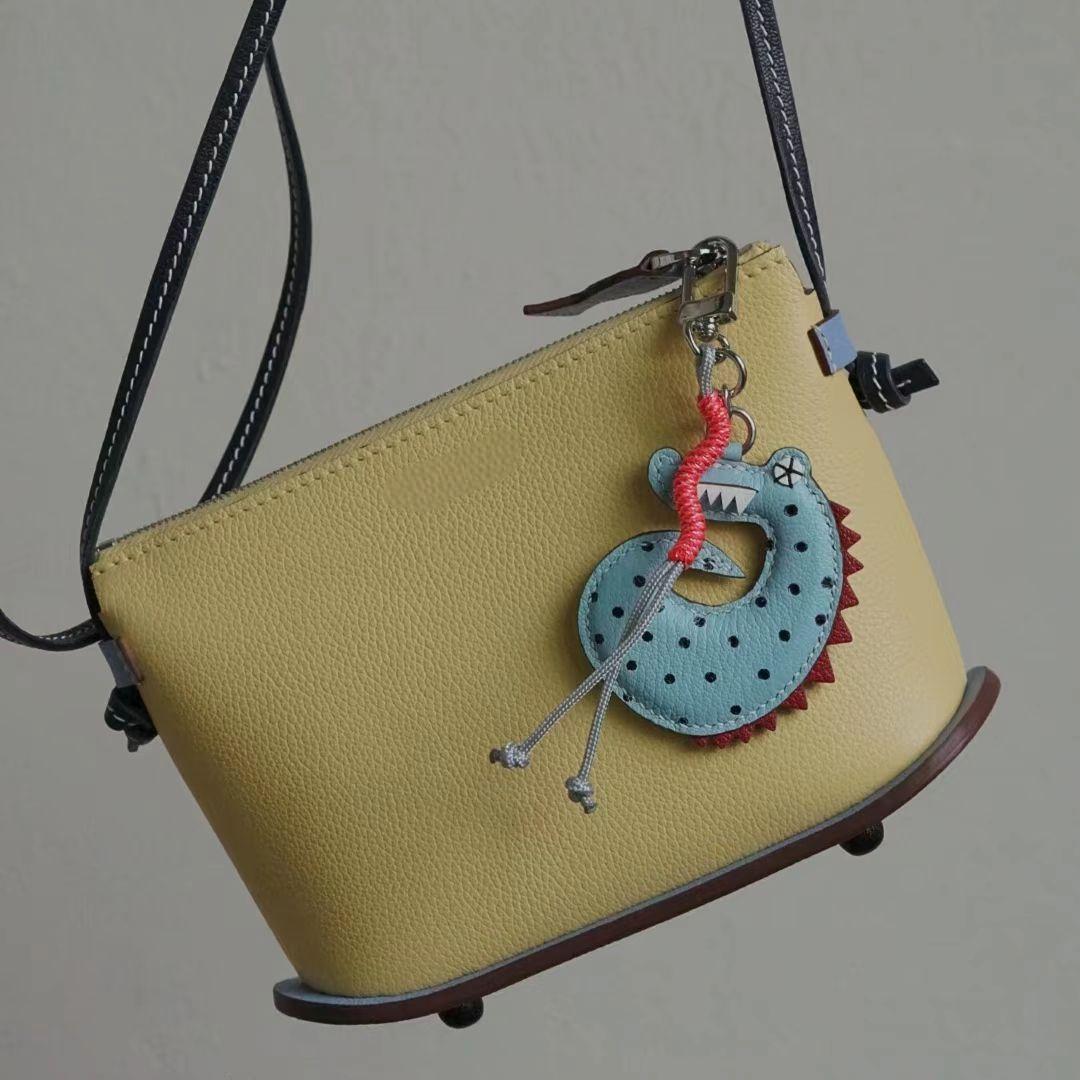 crocodile bag charm gift
birthday gift
festival gift
keychain