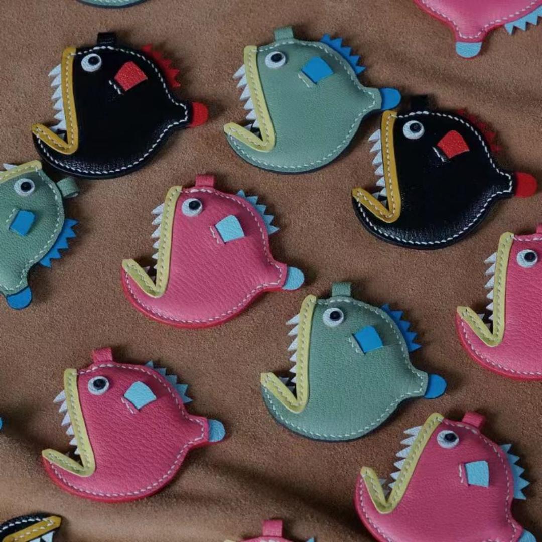 devil ray bag charm gift
birthday gift
festival gift
keychain
﻿