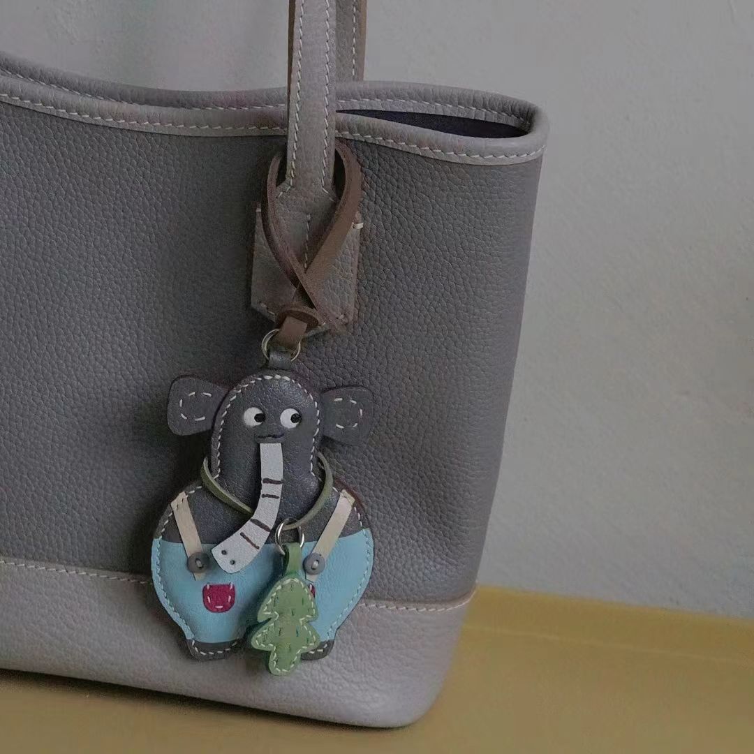elephant pants charm gift
festival bag charms
christmas gift bag charm