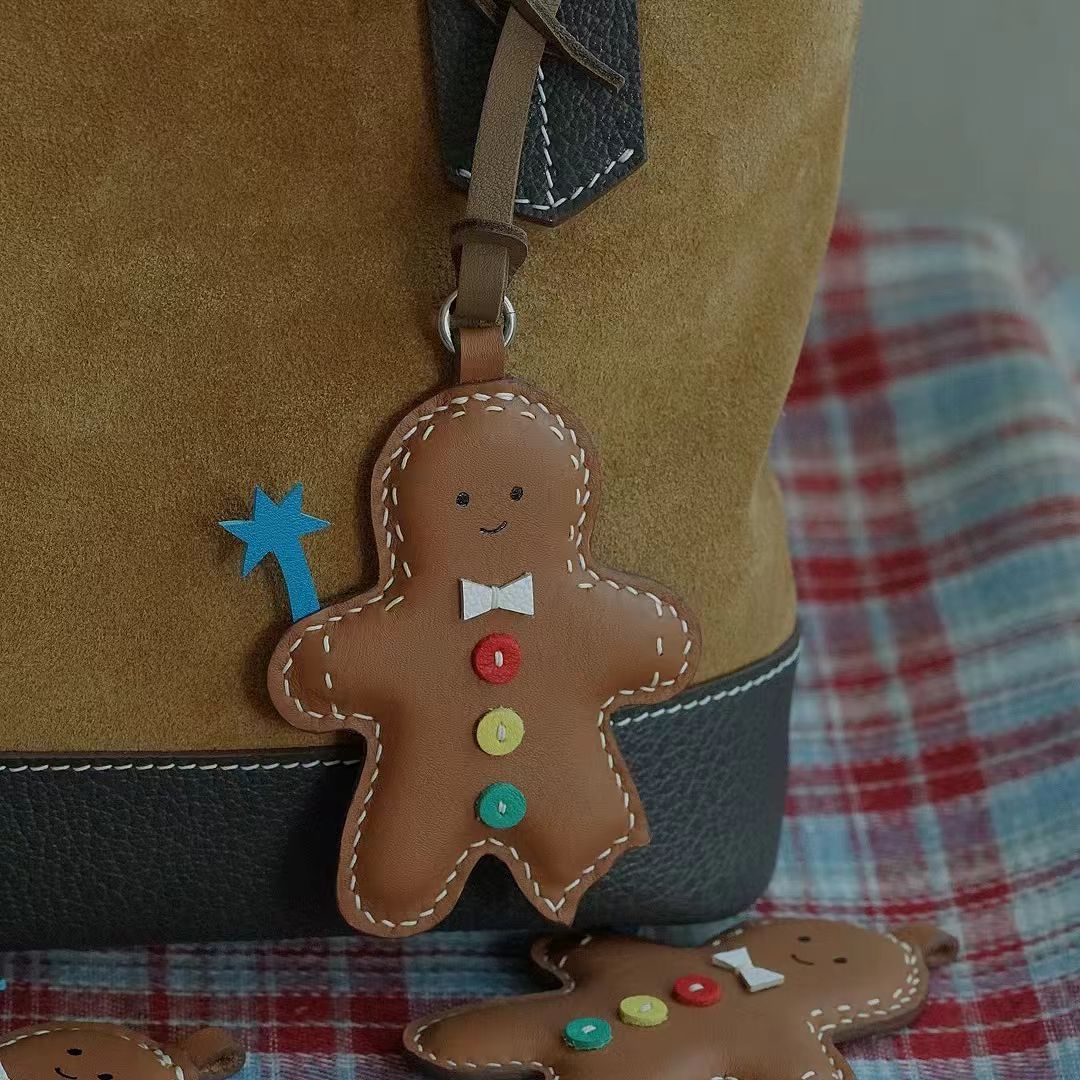 gingerbread man bag charm gift
keychain
birthday gift
Christmas gift