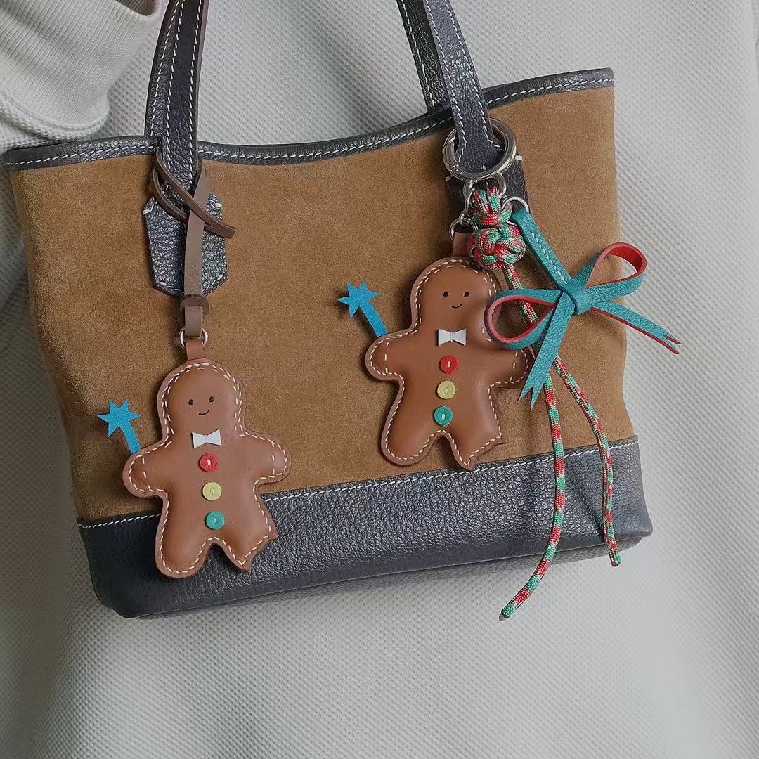 gingerbread man bag charm gift
keychain
birthday gift
Christmas gift