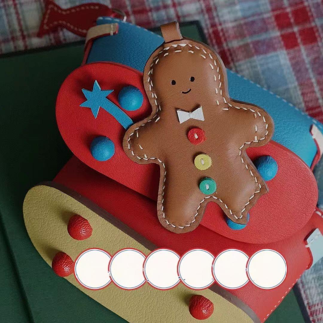 gingerbread man bag charm gift
keychain
birthday gift
Christmas gift