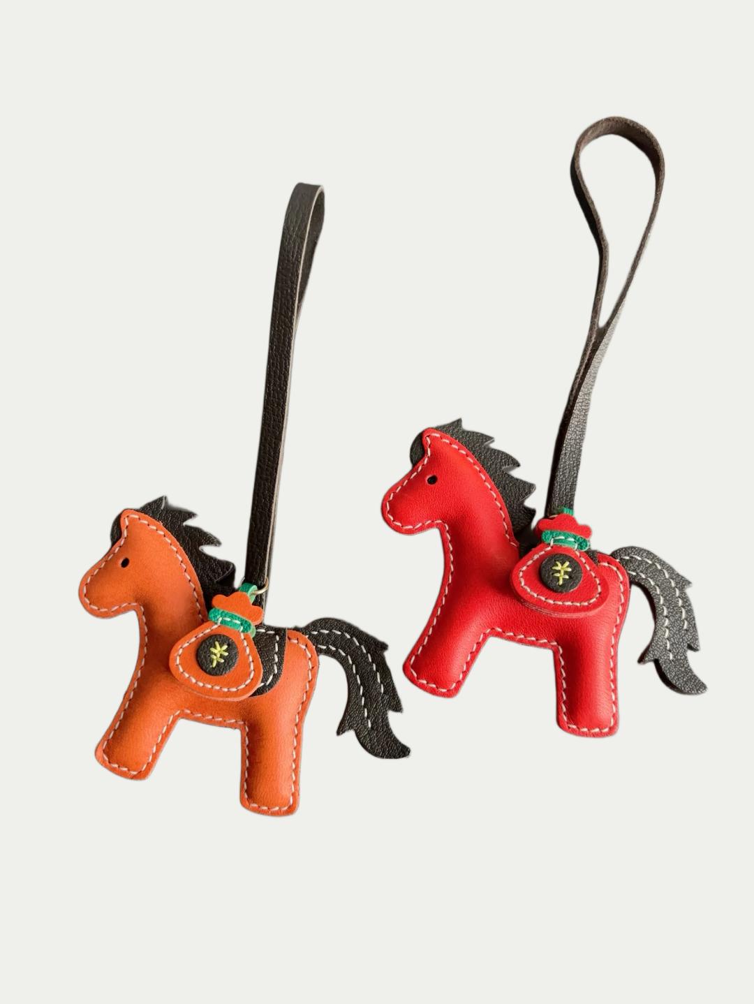 Birthday gift horse leather bag charm
Handmade French lambskin horse bag charm
Genuine sheepskin pony bag charm for handbag
Cute horse bag charm handmade leather
Luxury French lambskin horse bag pendant
Soft sheepskin horse keychain bag charm
French lambskin horse bag charm