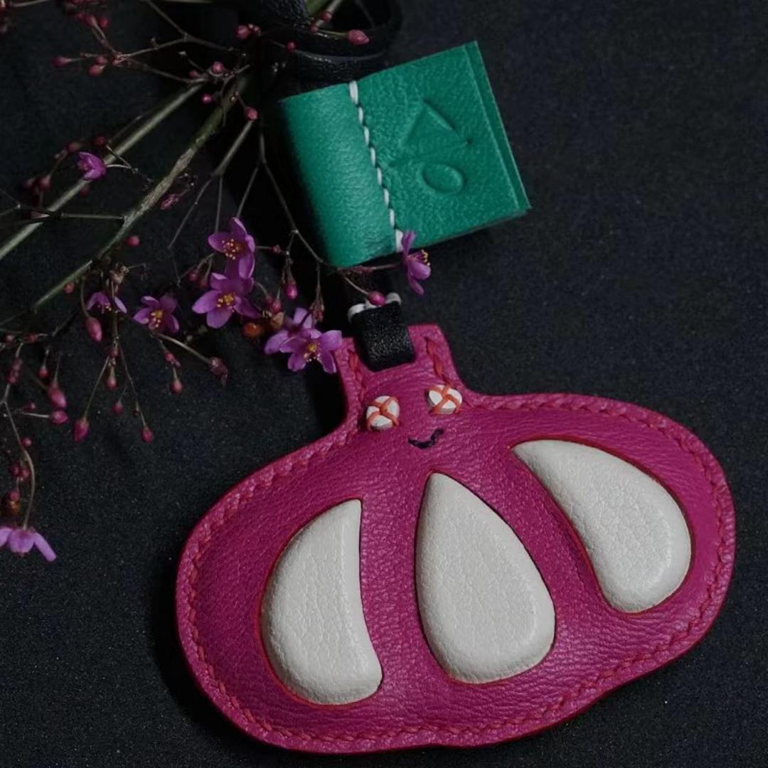mangosteen bag charm gift
birthday gift
festival gift
keychain
﻿