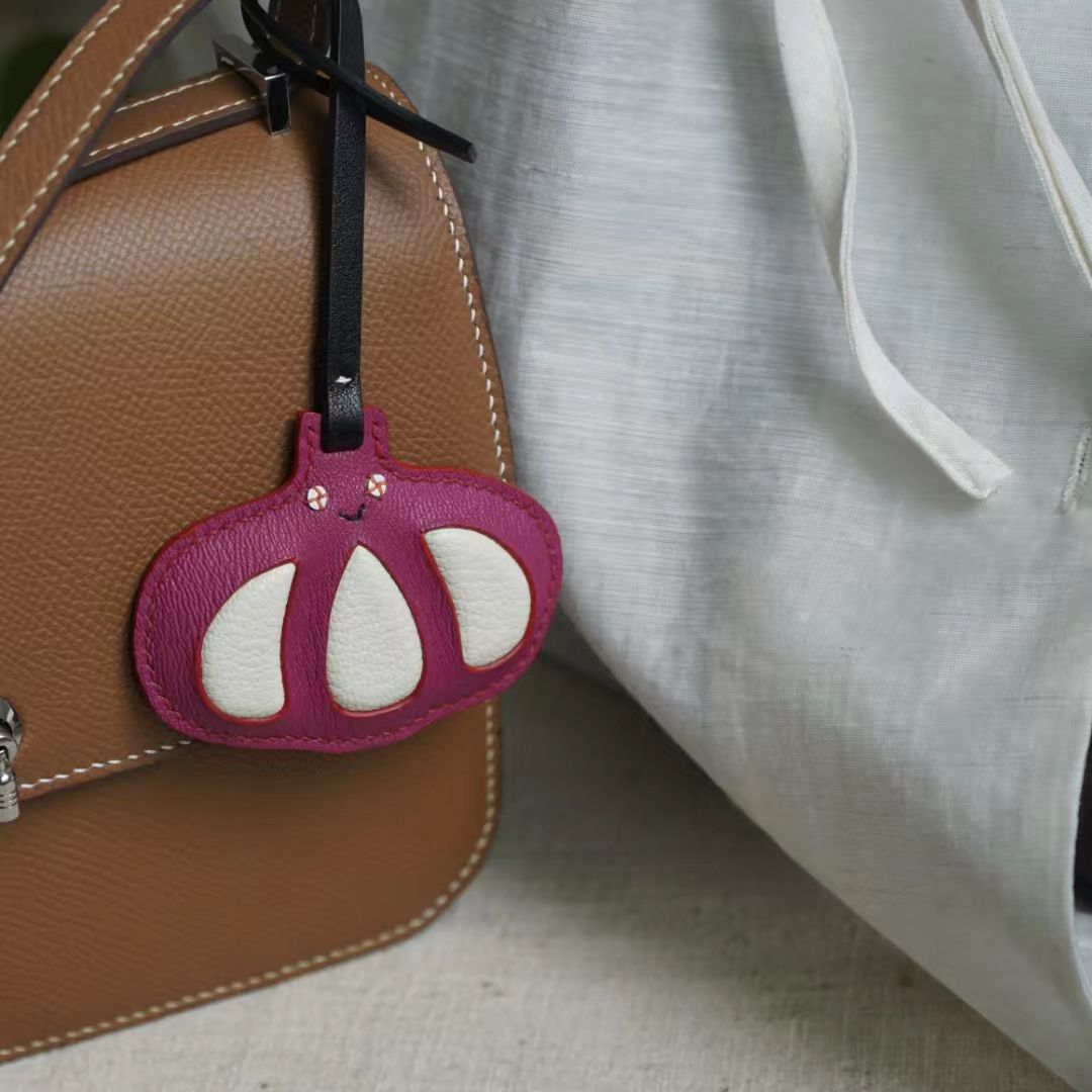 mangosteen bag charm gift
birthday gift
festival gift
keychain
﻿