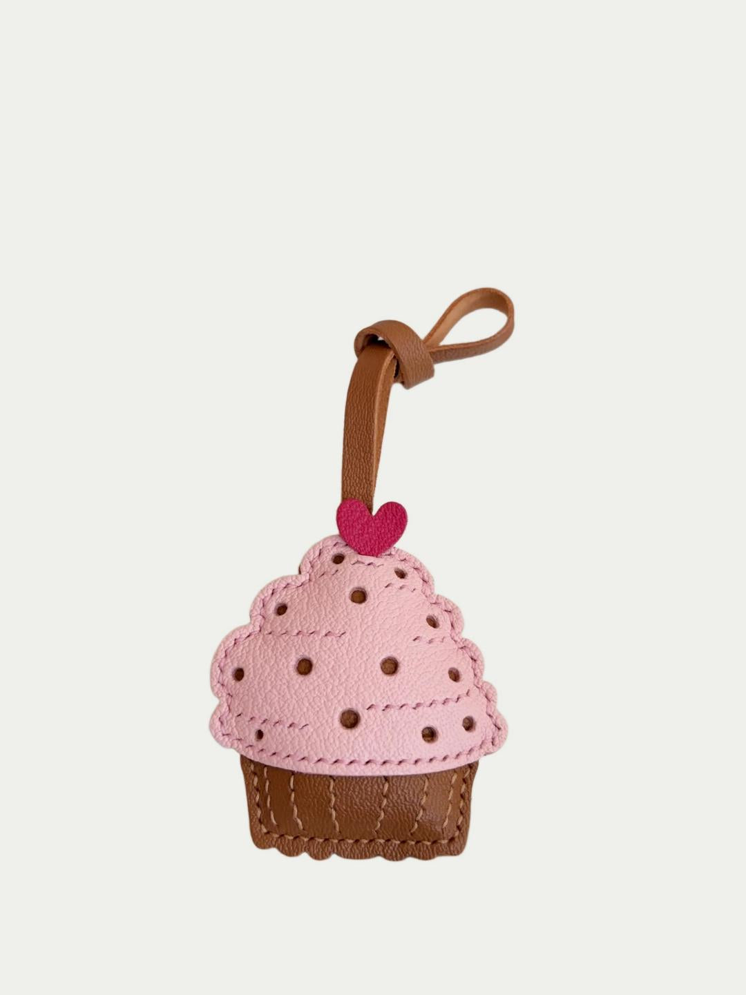 Sweet dessert bag charm accessory
Cute food leather bag charm
Handmade French lambskin cake bag charm
Cute mini cake bag charm handmade leather
French lambskin cake bag charm
Handmade cake bag charm
Sheepskin cake bag pendant
Leather cake bag charm