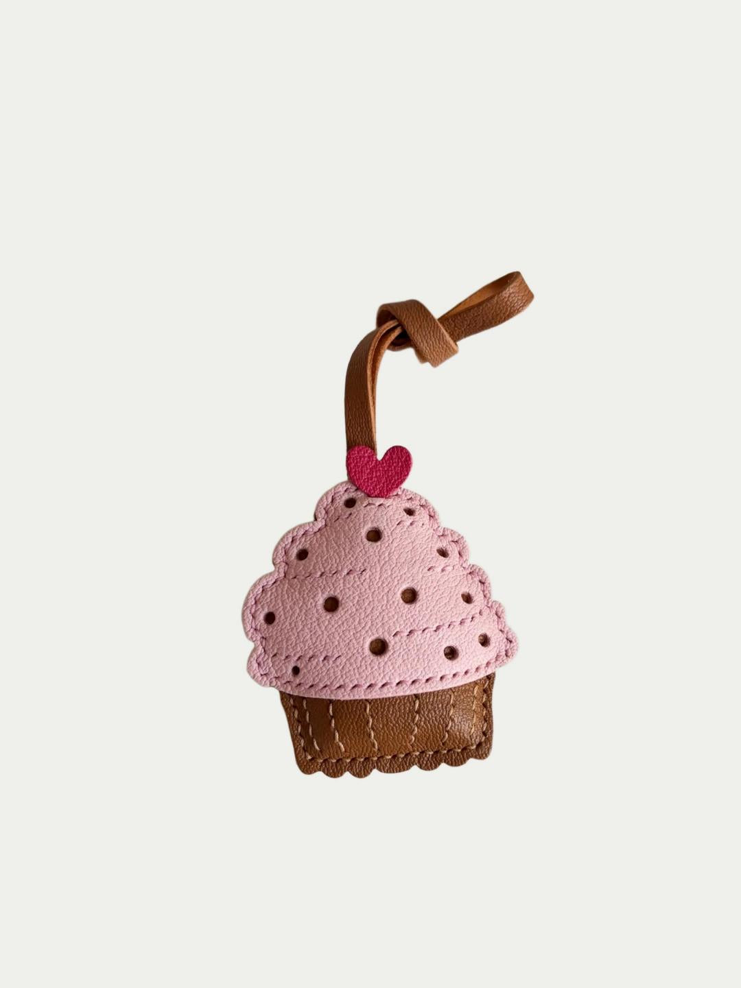 Sweet dessert bag charm accessory
Cute food leather bag charm
Handmade French lambskin cake bag charm
Cute mini cake bag charm handmade leather
French lambskin cake bag charm
Handmade cake bag charm
Sheepskin cake bag pendant
Leather cake bag charm