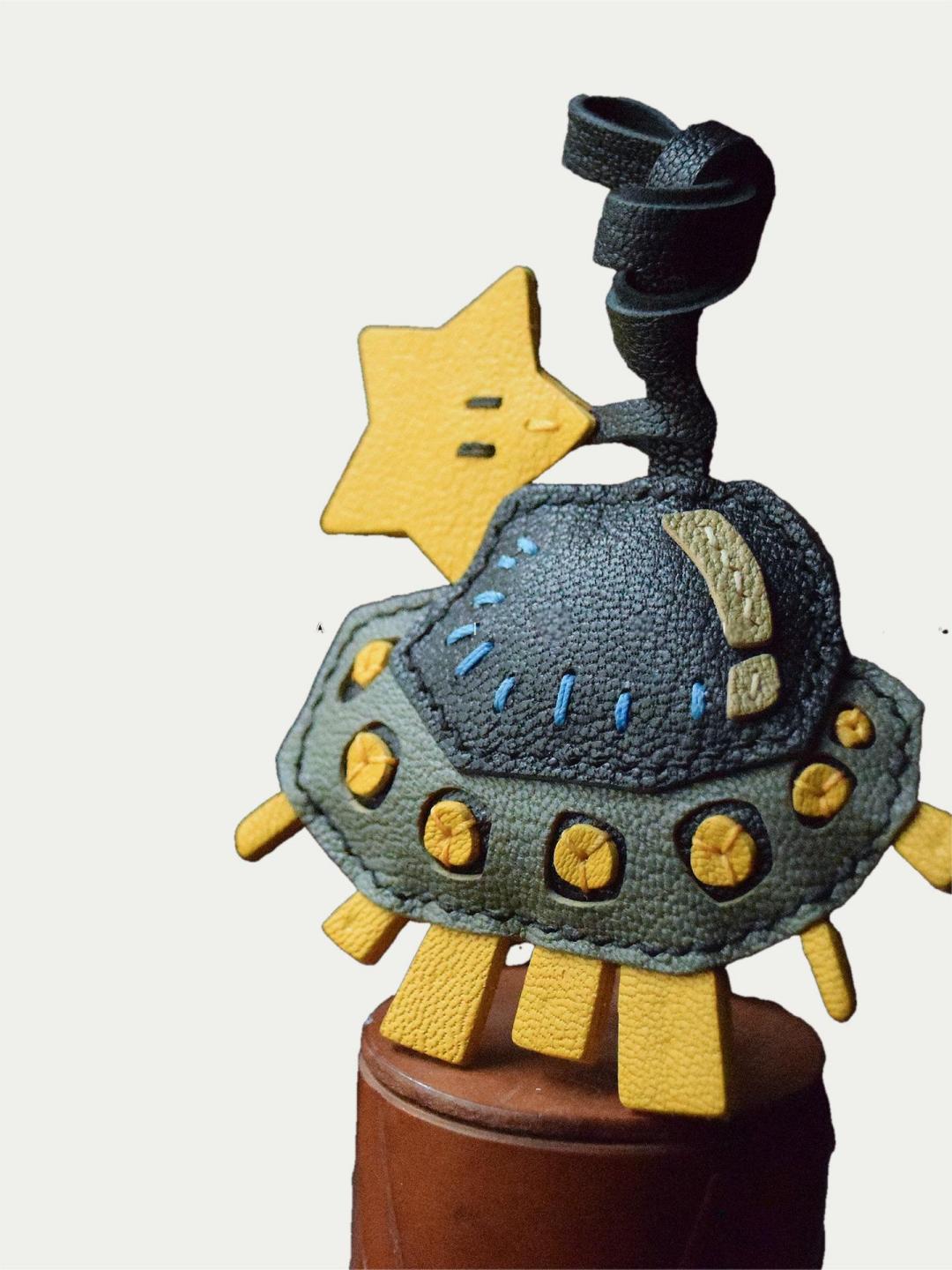 spaceship bag charm gift
﻿French sheepskin 
handmade keychain
fashion coordination