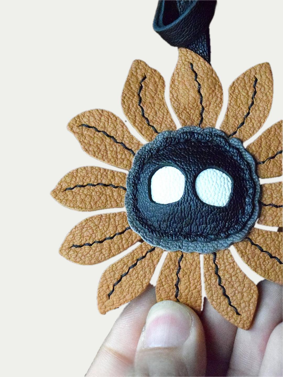 sunflower bag charm gift
luxury handmade gift set
French sheepskin handmade keychain