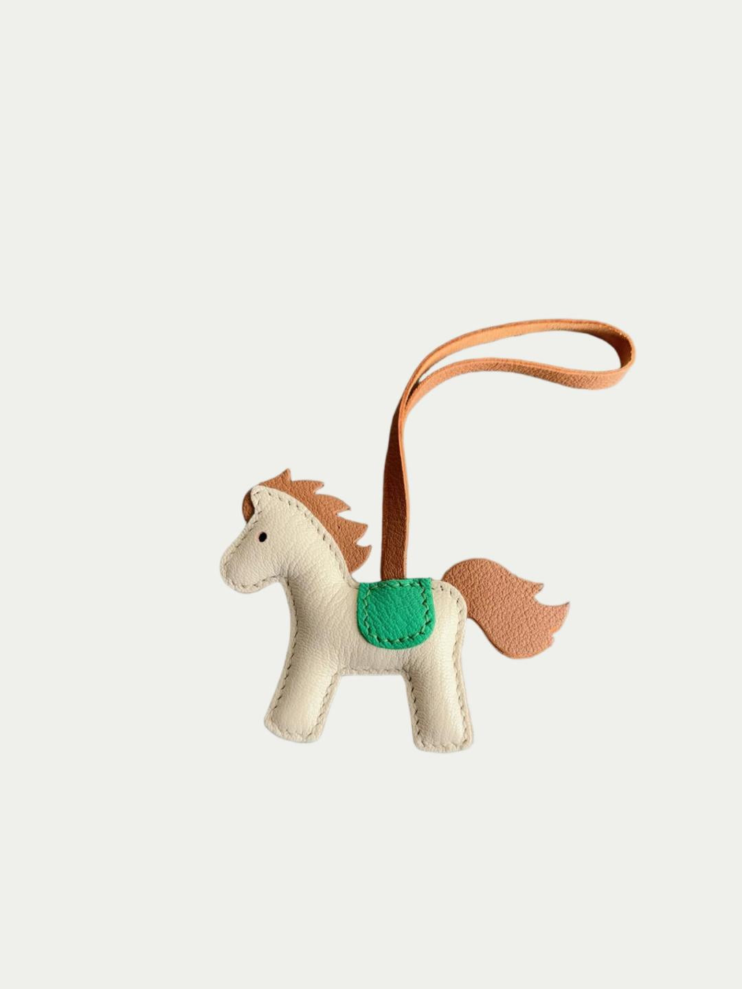 Birthday gift horse leather bag charm
Handmade French lambskin horse bag charm
Genuine sheepskin pony bag charm for handbag
Cute horse bag charm handmade leather
Luxury French lambskin horse bag pendant
Soft sheepskin horse keychain bag charm
French lambskin horse bag charm