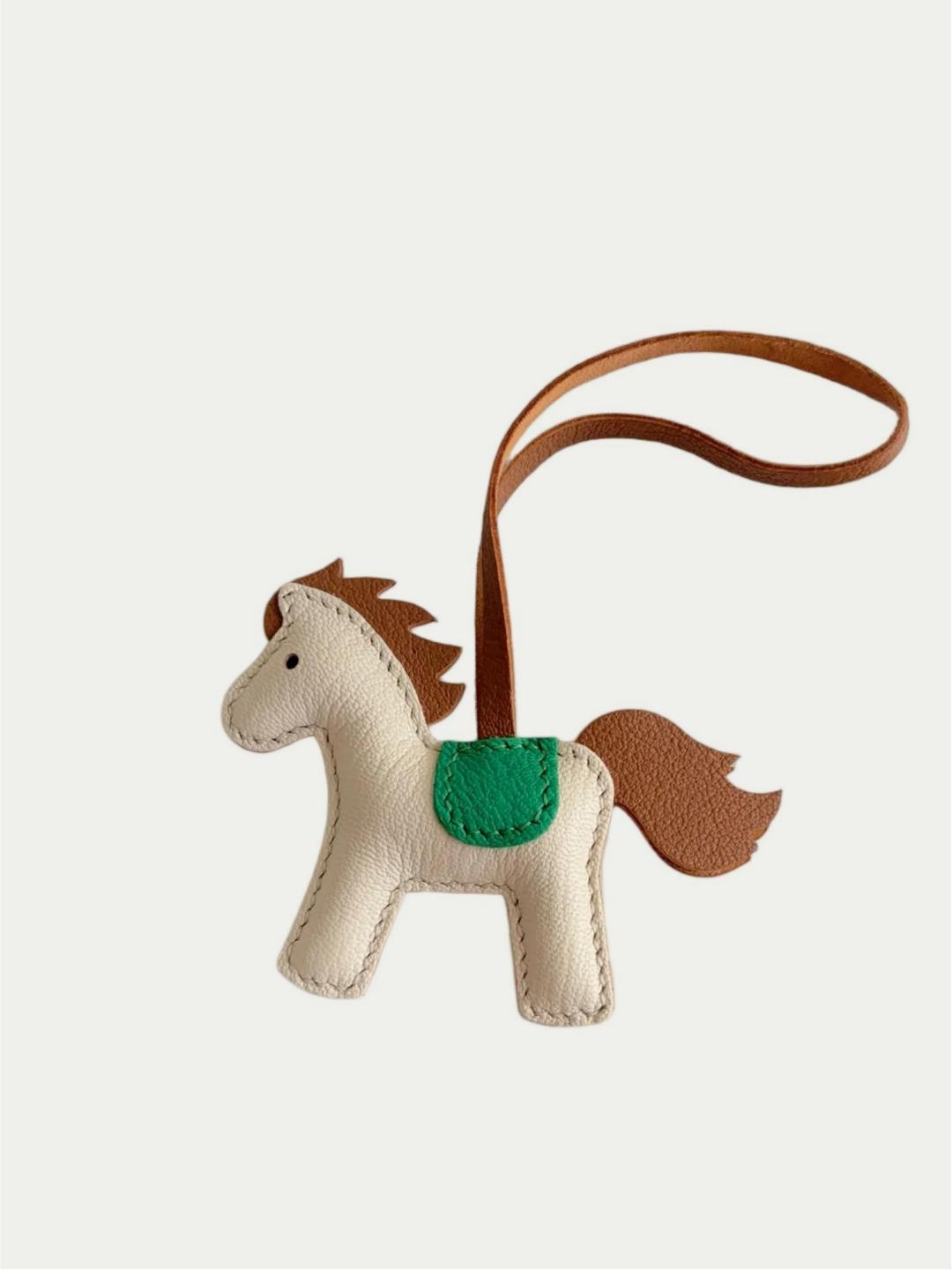 Birthday gift horse leather bag charm
Handmade French lambskin horse bag charm
Genuine sheepskin pony bag charm for handbag
Cute horse bag charm handmade leather
Luxury French lambskin horse bag pendant
Soft sheepskin horse keychain bag charm
French lambskin horse bag charm